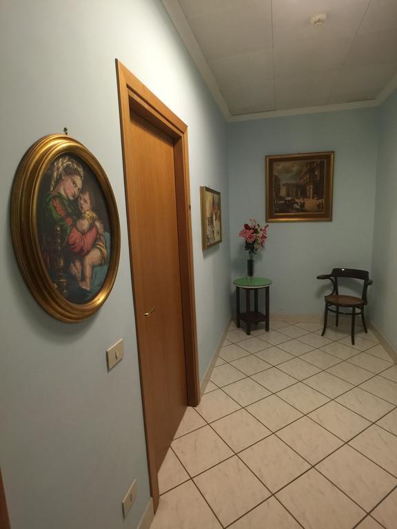 Casa Religiosa Per Ferie Ancelle Del Santuario Hotel โรม ภายนอก รูปภาพ