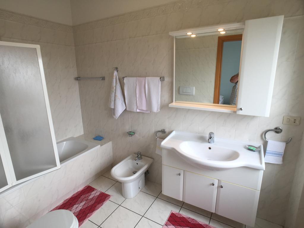 Casa Religiosa Per Ferie Ancelle Del Santuario Hotel โรม ภายนอก รูปภาพ